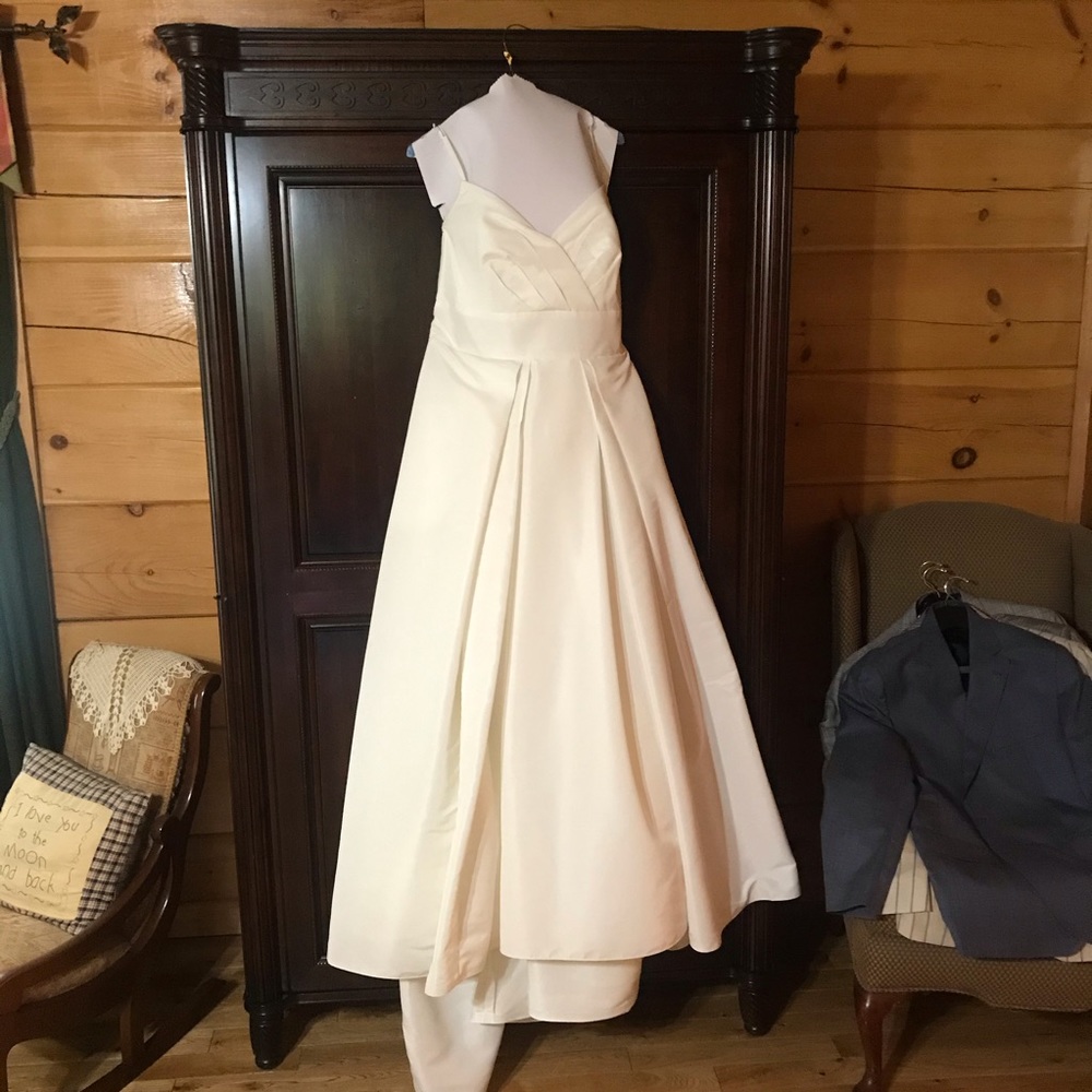 White plus size wedding gown w/ train & bustle